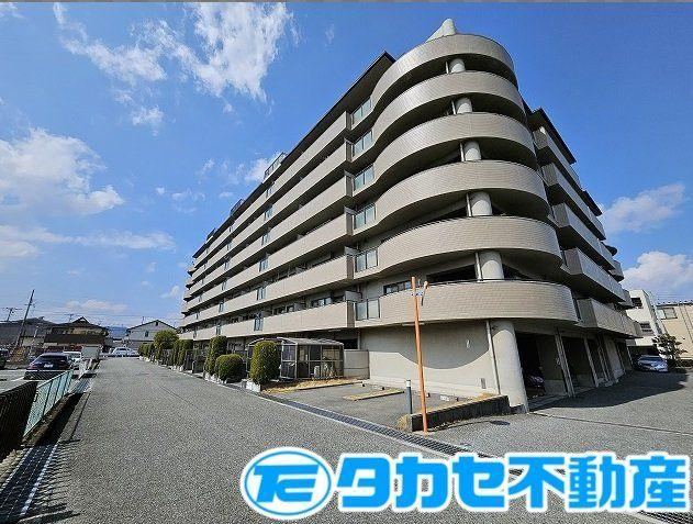 2LDK+S apartment in Himeji, Hyogo - Photo 1