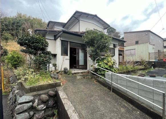 Spacious 4DK House with Garden in Chigasaki - Photo 1