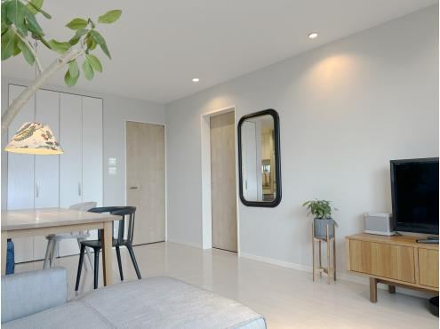 3-Story 2LDK House with Modern Amenities near Hiyoshi Station - Photo 1