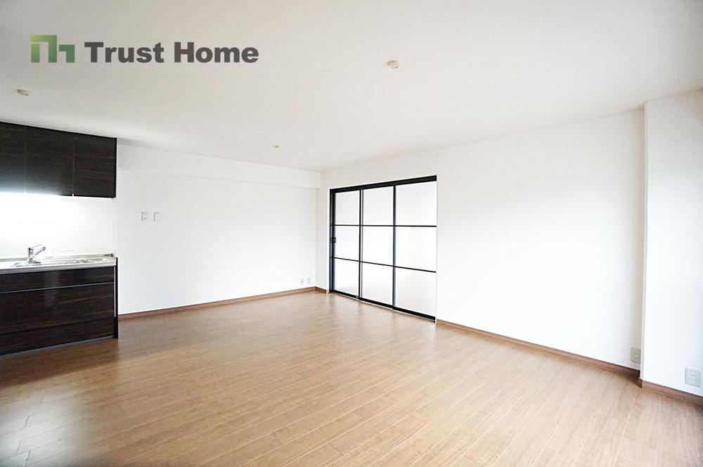3LDK apartment in Toyonaka, Osaka - Photo 1