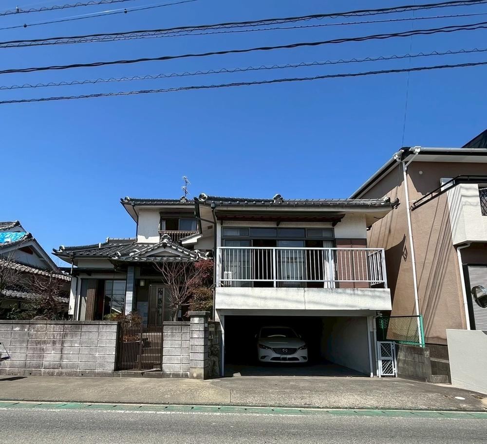 7DK house in Kurume, Fukuoka - Photo 1