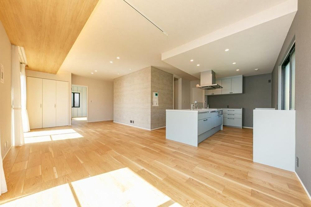 4LDK house in Takatsuki, Osaka - Photo 1