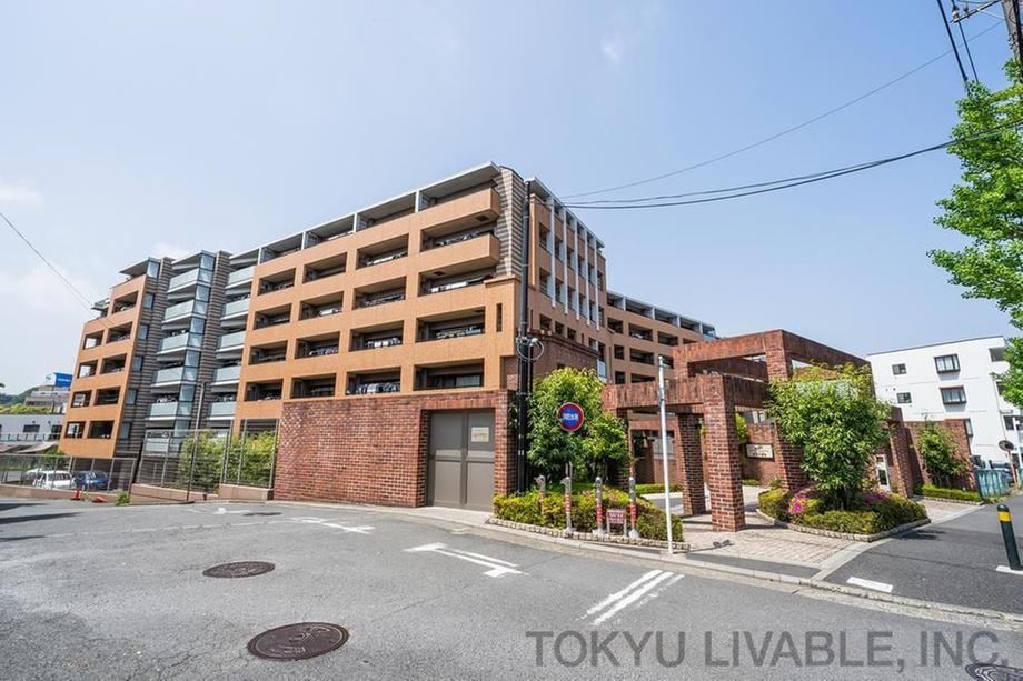 3LDK apartment in Kanagawa Ward, Yokohama, Kanagawa - Photo 1