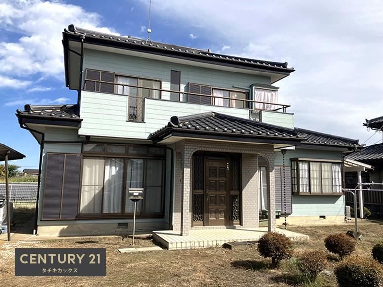 Sunny 5LDK House with Ample Storage - Photo 1