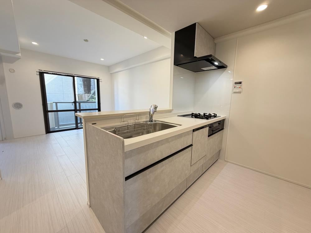 3LDK apartment in Fujisawa, Kanagawa - Photo 1
