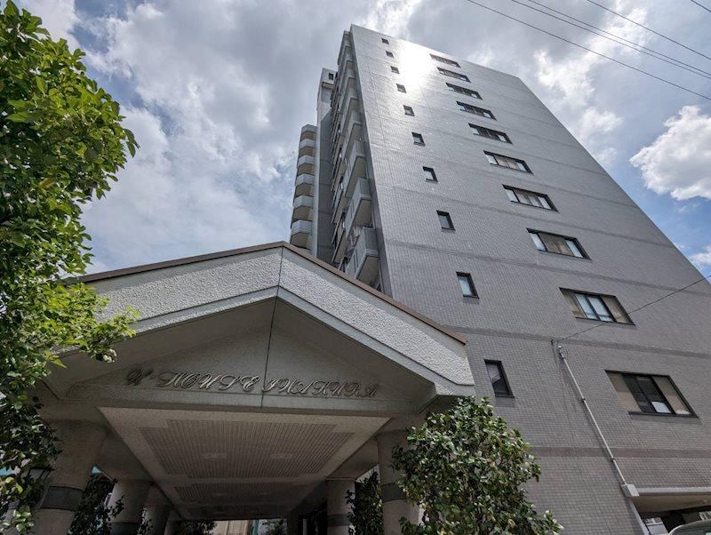 4LDK apartment in Iwakura, Aichi - Photo 1
