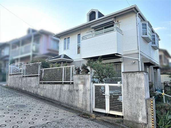 Modern 3LDK+S House with High Ceilings in Yokohama - Photo 1