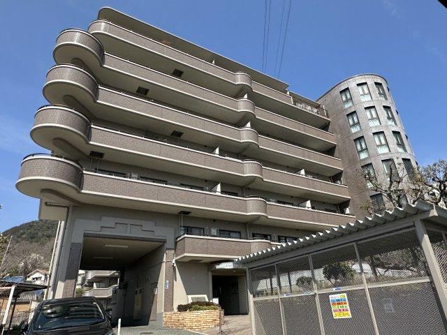 4LDK apartment in Suma Ward, Kobe, Hyogo - Photo 1