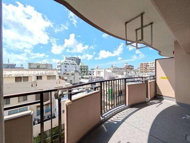 2DK apartment in Naha, Okinawa - Photo 1