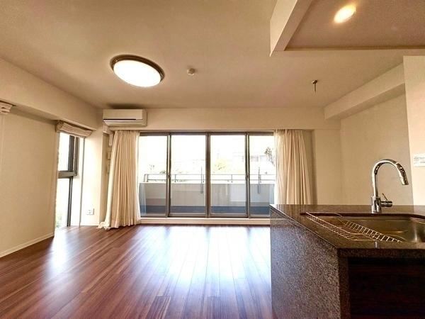 3LDK apartment in Meguro Ward, Tokyo - Photo 1