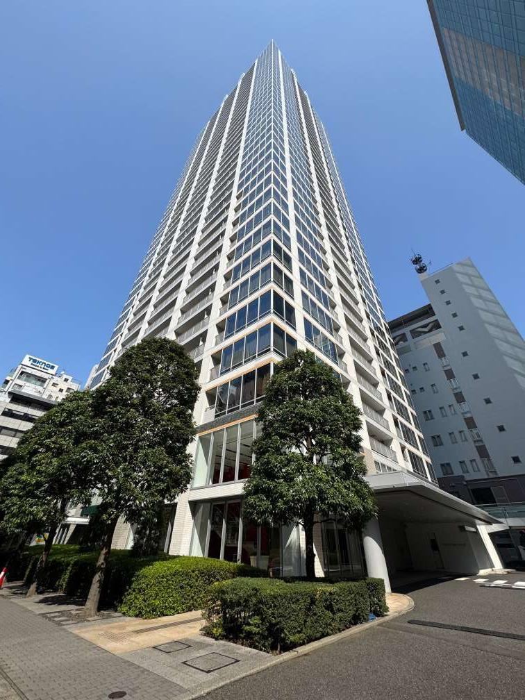 2LDK apartment in Chiyoda Ward, Tokyo - Photo 1