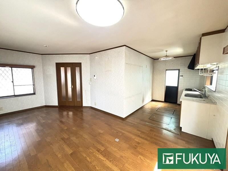 4LDK house in Neyagawa, Osaka - Photo 1