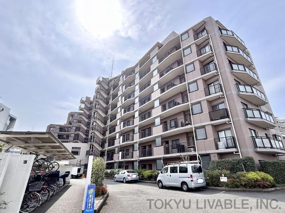 3LDK apartment in Chofu, Tokyo - Photo 1