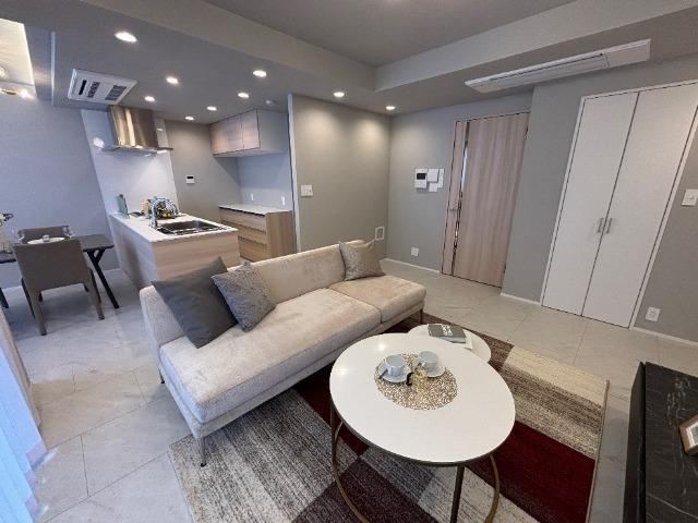 2LDK+S apartment in Shinjuku Ward, Tokyo - Photo 1