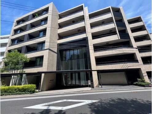 3LDK apartment in Nishi Ward, Yokohama, Kanagawa - Photo 1