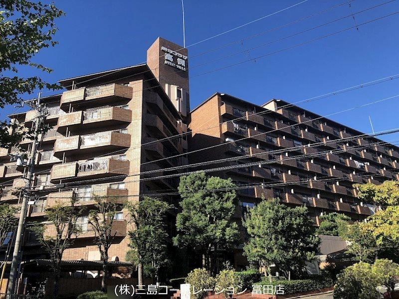 3LDK apartment in Takatsuki, Osaka - Photo 1