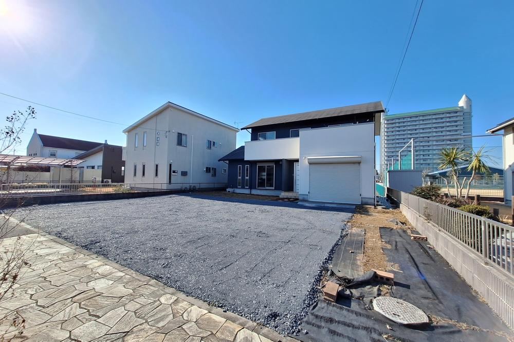 Renovated House with Built-in Garage in Kasama - Photo 1