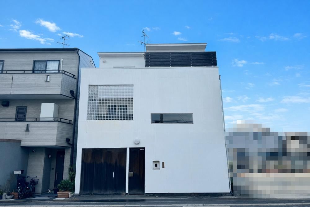 4LDK+S house in Kadoma, Osaka - Photo 1