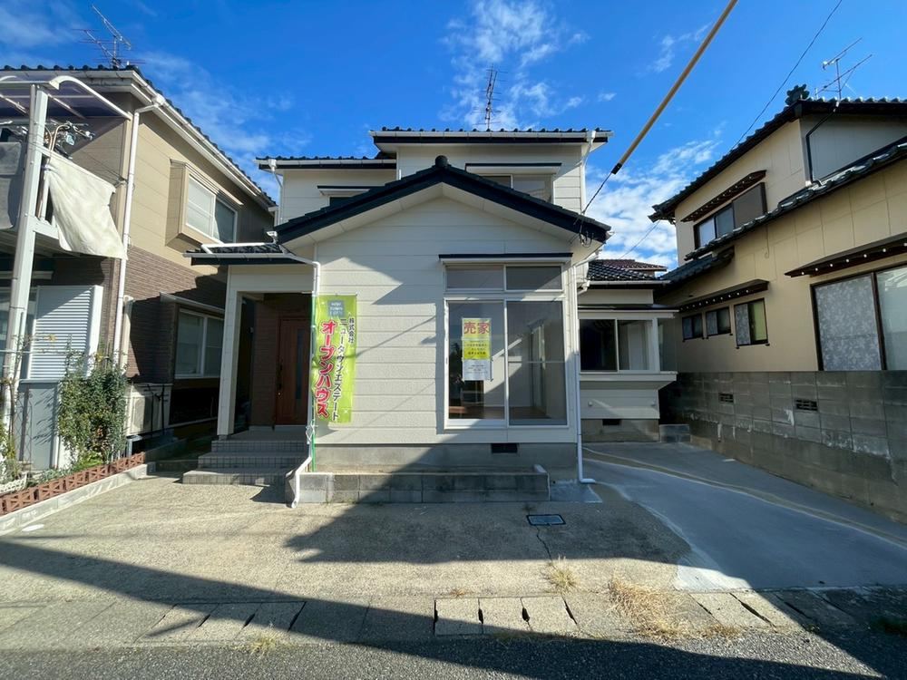 Renovated 3LDK in Convenient Location - Photo 1