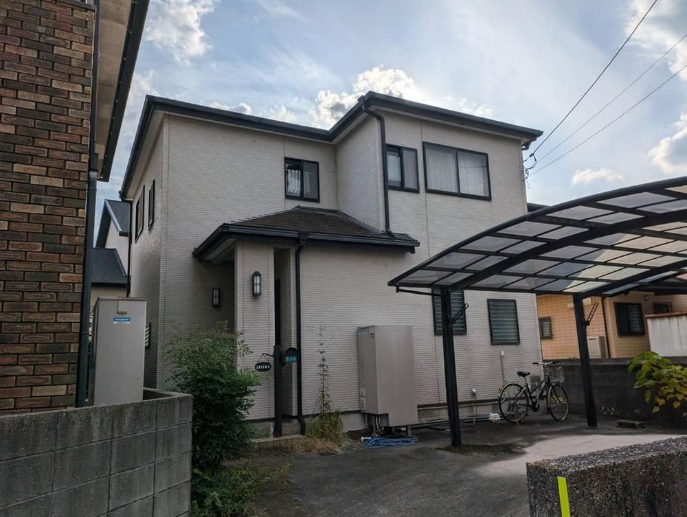 4LDK house in Matsuyama, Ehime - Photo 1