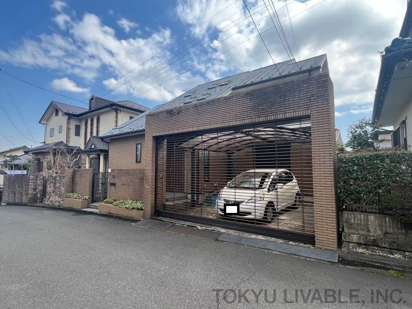 Custom-Built 5LDK House in Torigaoka - Photo 1