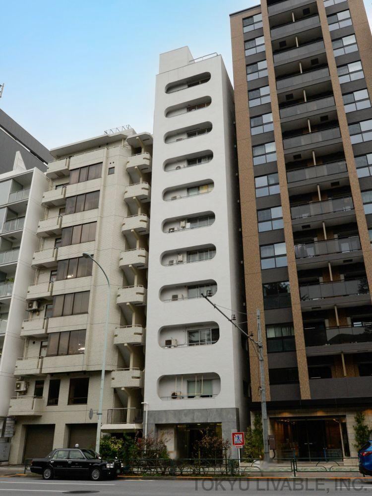 2LDK apartment in Shinjuku Ward, Tokyo - Photo 1