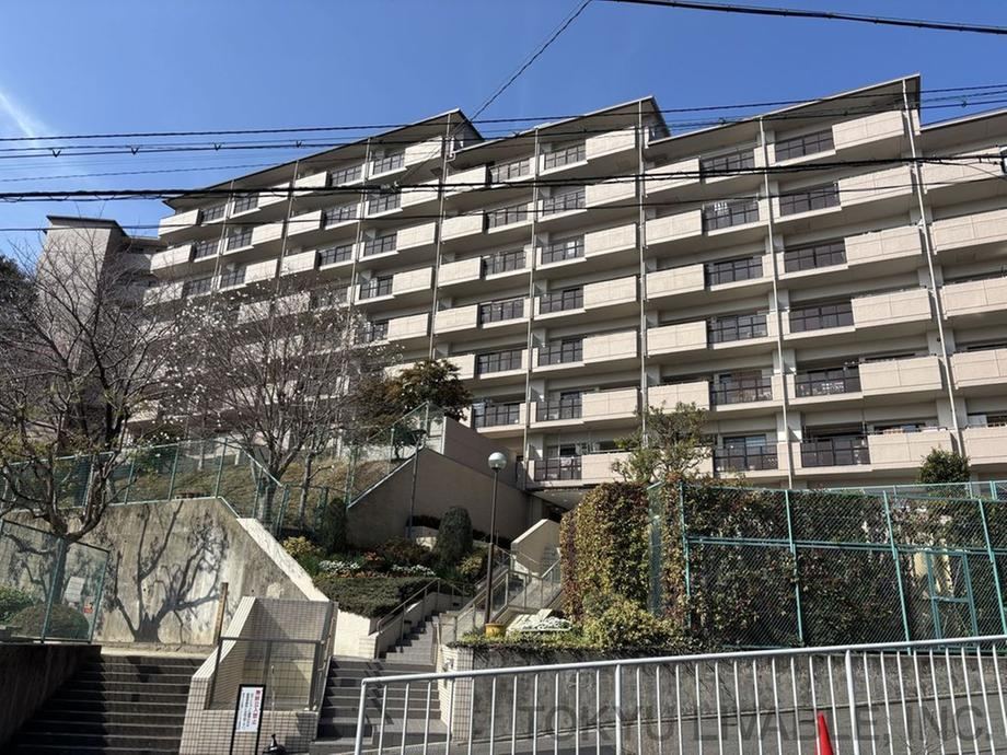 4LDK apartment in Takatsuki, Osaka - Photo 1