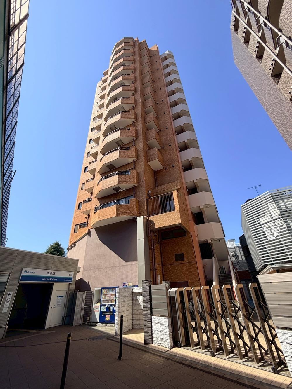 2LDK apartment in Shinjuku Ward, Tokyo - Photo 1