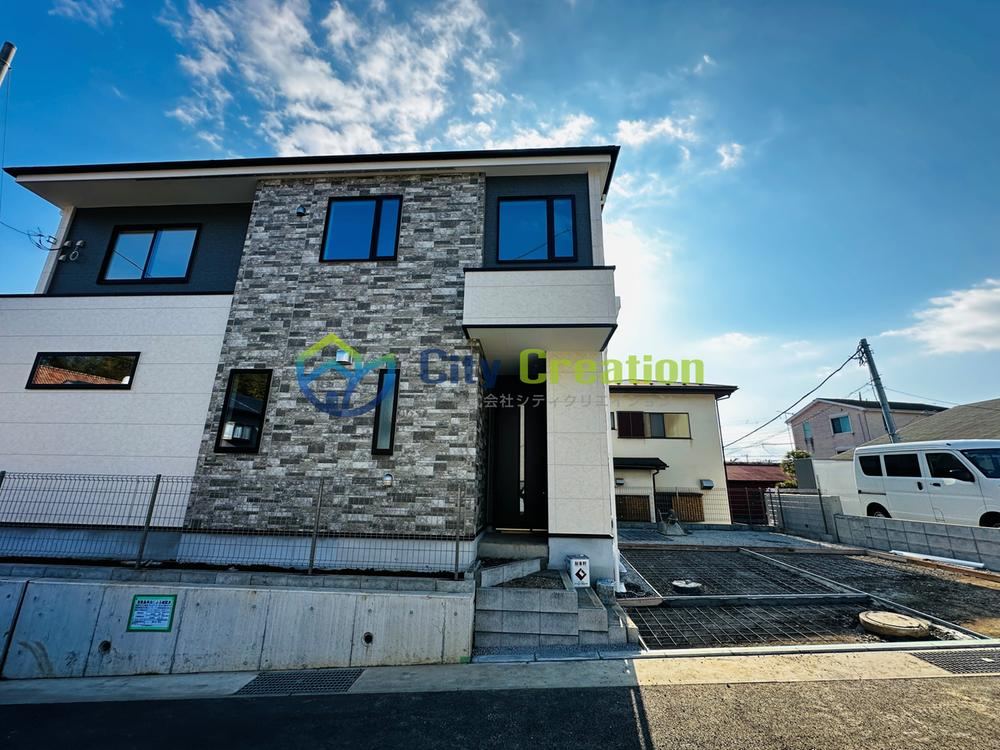 Convenient 4LDK Home Near Hadano Station - Photo 1