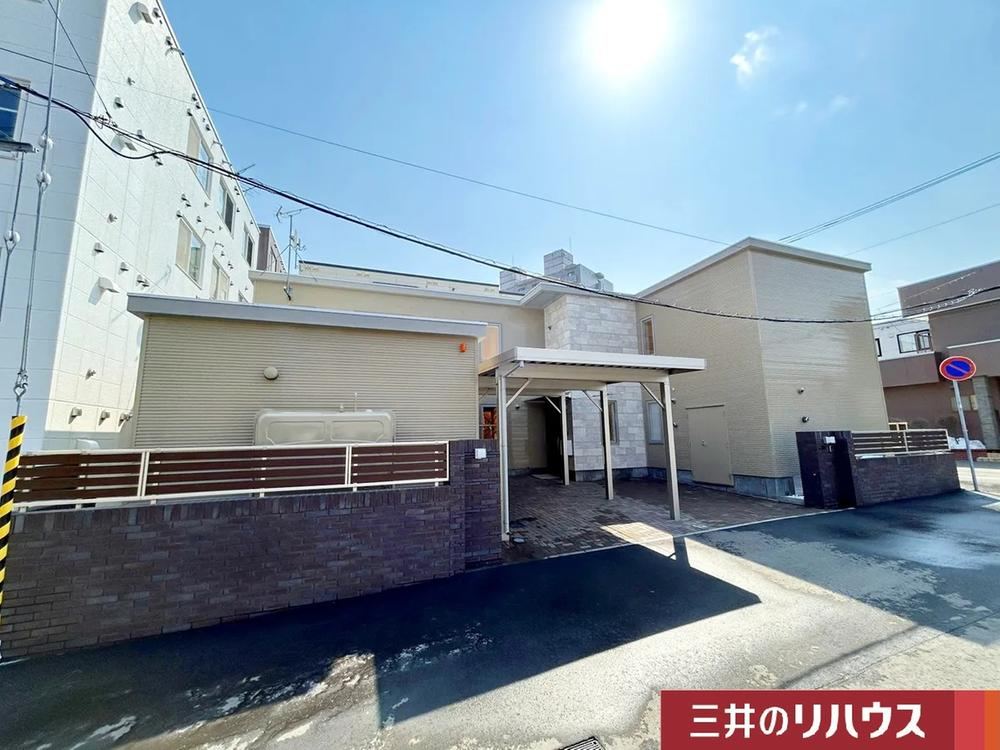 5LDK house in Shiroishi Ward, Sapporo, Hokkaido - Photo 1
