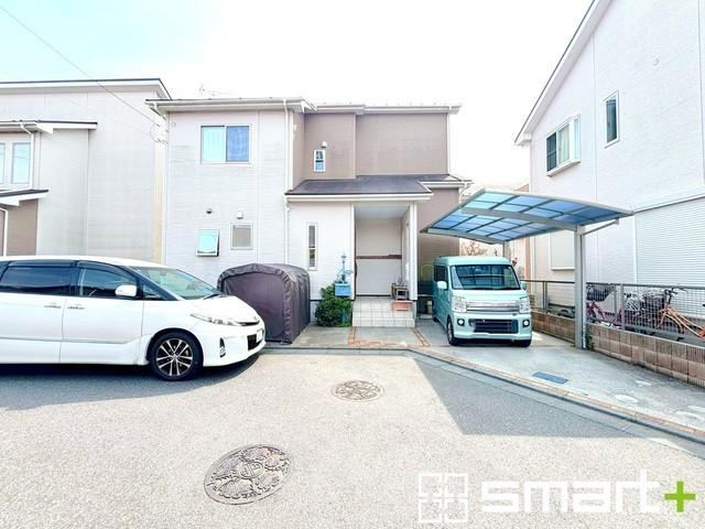 Modern 4LDK Home with Solar Power in Inzai - Photo 1