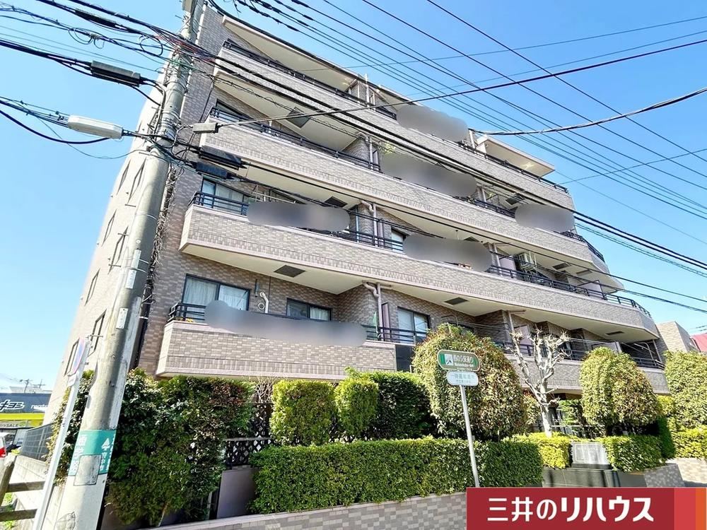 3LDK apartment in Fuchu, Tokyo - Photo 1