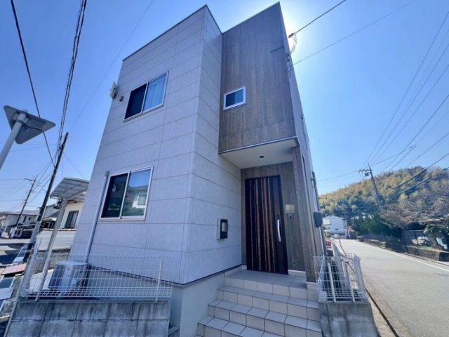4LDK house in Hatsukaichi, Hiroshima - Photo 1