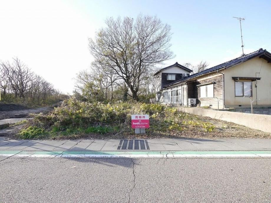 235 m² land in Kahoku, Ishikawa - Photo 1