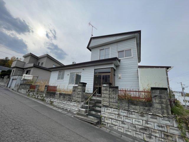 Charming 4LDK Home with Scenic Views in Otaru - Photo 1