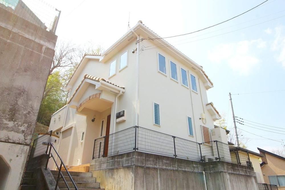 Custom-Built 2LDK House with Solar Power - Photo 1