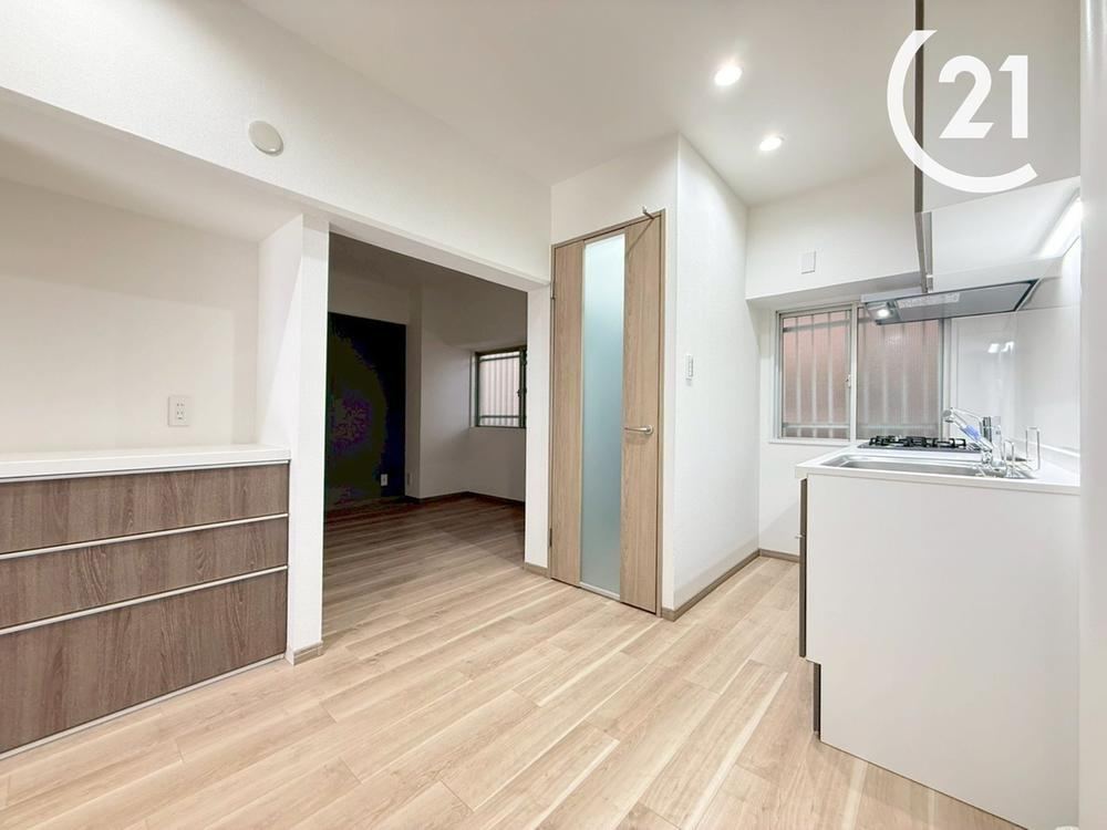 2LDK apartment in Konohana Ward, Osaka - Photo 1