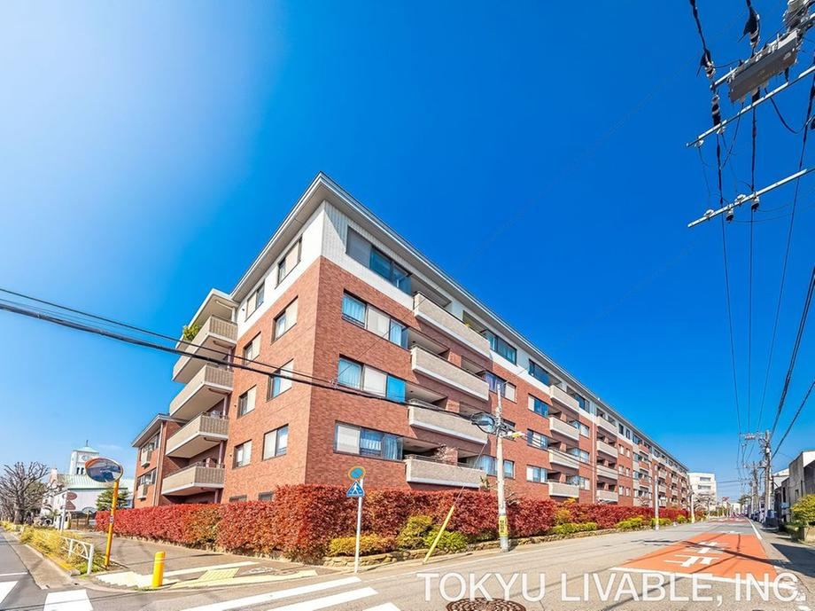 3LDK apartment in Meguro Ward, Tokyo - Photo 1