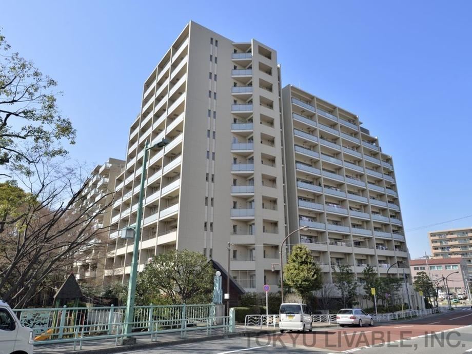 3LDK apartment in Koto Ward, Tokyo - Photo 1