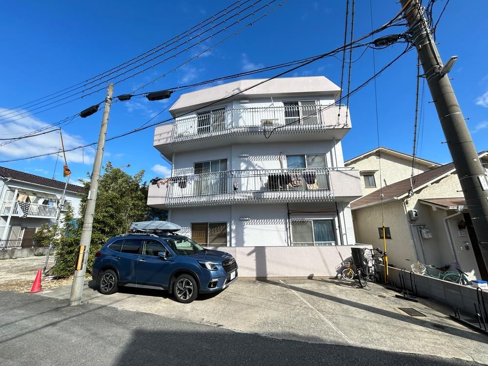 3LDK apartment in Nishinomiya, Hyogo - Photo 1