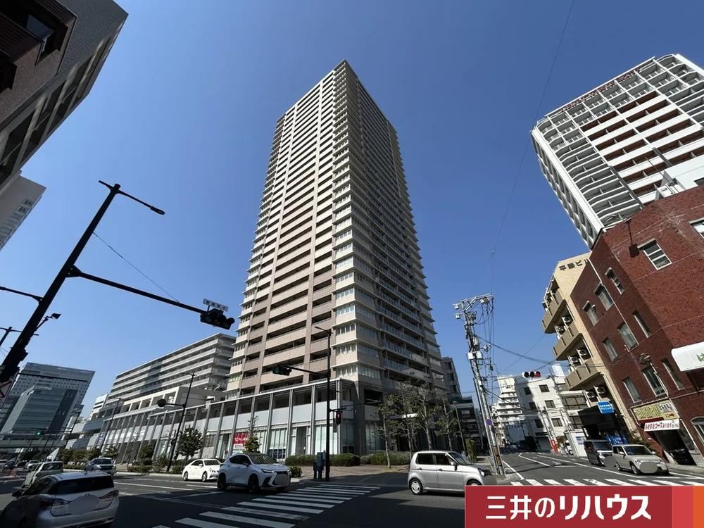 3LDK apartment in Higashi Ward, Hiroshima - Photo 1