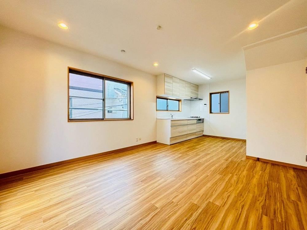 Renovated 4LDK Detached House in Itabashi - Photo 1