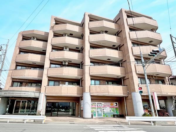 3LDK apartment in Asaka, Saitama - Photo 1