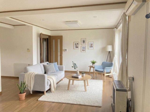 6LDK house in Toyohira Ward, Sapporo, Hokkaido - Photo 1