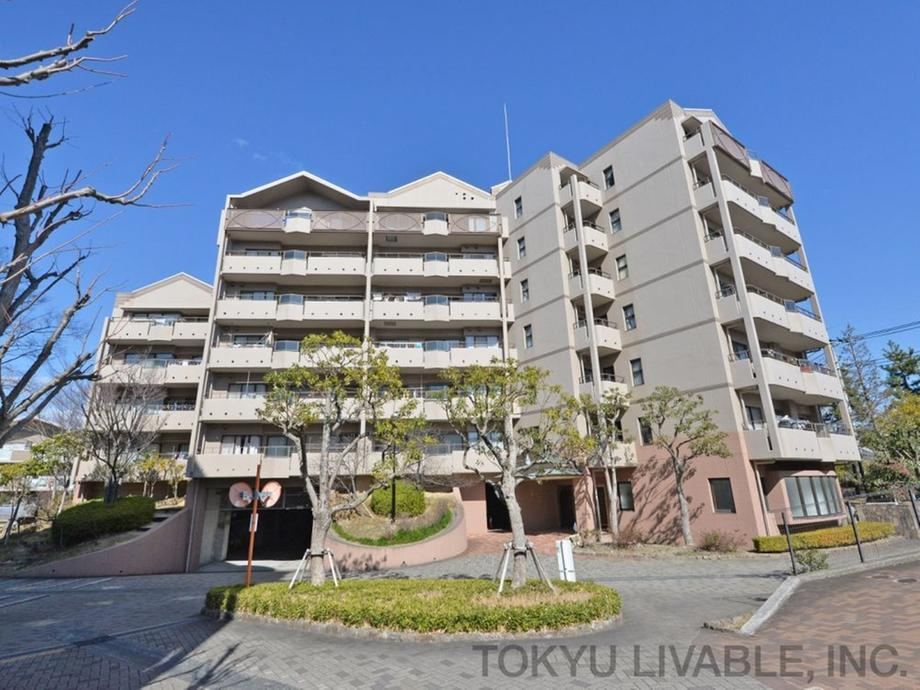 4LDK apartment in Kita Ward, Kobe, Hyogo - Photo 1