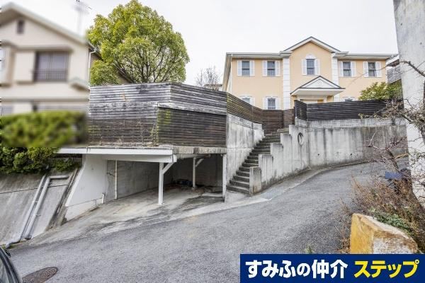 4LDK house in Higashinada Ward, Kobe, Hyogo - Photo 1