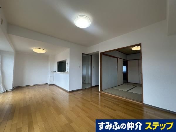 3LDK apartment in Itami, Hyogo - Photo 1