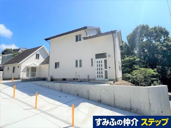 3LDK house in Hayama, Miura District, Kanagawa - Photo 1