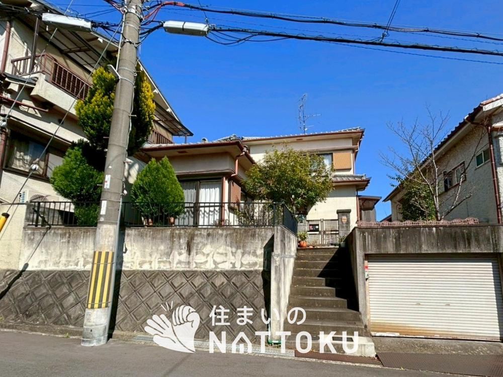 4LDK house in Hirakata, Osaka - Photo 1