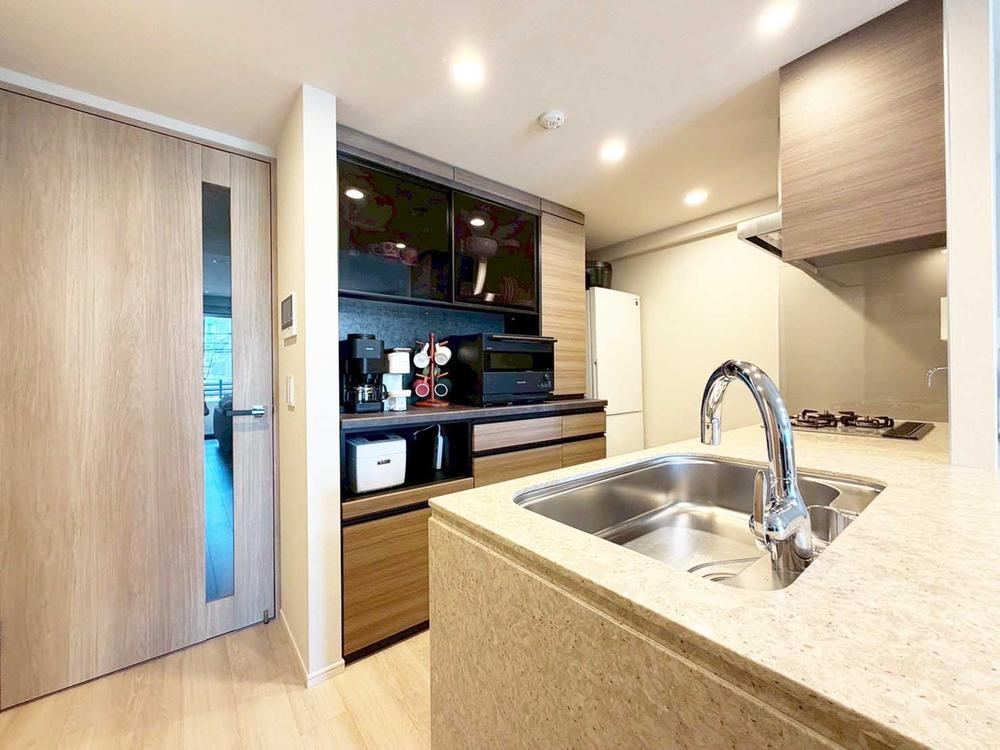 3LDK+S apartment in Mitaka, Tokyo - Photo 1
